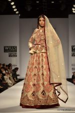 Model walk the ramp for Vineet Bahl Show at Wills Lifestyle India Fashion Week 2012 day 4 on 9th Oct 2012 (124).JPG