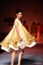 Model walk the ramp for Virtues Show at Wills Lifestyle India Fashion Week 2012 day 5 on 10th Oct 2012 (153).JPG