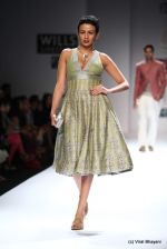 Model walk the ramp for Virtues Show at Wills Lifestyle India Fashion Week 2012 day 5 on 10th Oct 2012 (229).JPG