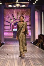 Model walk the ramp for Ritu Kumar Show at Wills Lifestyle India Fashion Week 2012 day 5 on 10th Oct 2012 (39).JPG