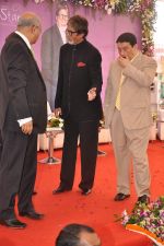Amitabh Bachchan celebrates birthday at Seven Hills on 11th Oct 2012 (59).JPG