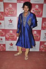 at Star Pariwar Diwali episodes red carpet in Mumbai on 13th Oct 2012 (20).JPG
