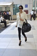 Malaika Arora Khan snapped at airport in Mumbai on 12th Oct 2012 (16).JPG