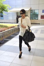 Malaika Arora Khan snapped at airport in Mumbai on 12th Oct 2012 (9).JPG
