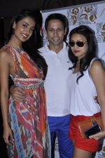 Sarah Jane Dias, Surily Goel at Aroma Thai Spa event in Mumbai on 12th Oct 2012 (9).JPG