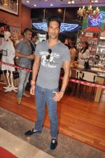 Siddharth Mallya at the Inauguration of KIEHL_s outlet in South Mumbai on 14th Oct 2012 (14).JPG
