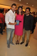John Abraham, Ayushmann Khurana unveils Ayushmann Khurana_s wife book Souled Out in Mumbai on 16th Oct 2012 (20).JPG