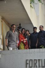 Saif Ali Khan and Kareena Kapoor pictures after marriage in Fortune Heights, Bandra, Mumbai on 16th Oct 2012 (1).JPG