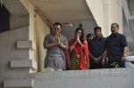 Saif Ali Khan and Kareena Kapoor pictures after marriage in Fortune Heights, Bandra, Mumbai on 16th Oct 2012 (31).JPG