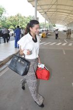 Gauhar Khan leave for Pataudi on 17th Oct 2012 (17).JPG