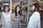 Kajol, Zarine Khan, Farah Ali Khan at designer preview at Zarine Khan_s Fizaa in Juhu, Mumbai on 17th Oct 2012 (63).JPG