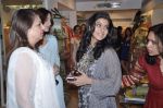 Kajol, Zarine Khan, Farah Ali Khan at designer preview at Zarine Khan_s Fizaa in Juhu, Mumbai on 17th Oct 2012 (70).JPG