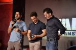 Aamir Khan, Ritesh Sidhwani, Farhan Akhtar at the music launch of film Talaash in Mumbai on 18th Oct 2012 (140).JPG