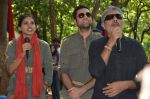 Abhay Deol, Prakash Jha, Anjali Patil at Chakravyuh naxal camp in Mumbai on 18th Oct 2012 (13).JPG