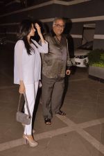 Sridevi, Boney Kapoor snapped at Sanjay Kapoor_s house to wish him on his bday in Mumbai on 18th Oct 2012 (1).JPG