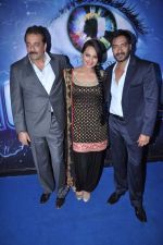 Ajay Devgan, Sonakshi Sinha, Sanjay Dutt on the sets of Bigg Boss 6 in Lonavla, Mumbai on 19th Oct 2012 (114).JPG