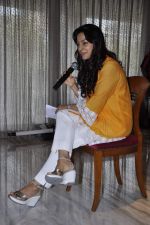 Juhi Chawla at Indo-Pak students exchange program in Malabar Hill, Mumbai on 19th Oct 2012 (28).JPG
