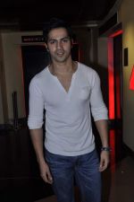 Varun Dhawan at Student of the year promotions in PVR and Cinemax, Mumbai on 20th Oct 2012 (35).JPG
