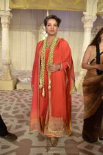 Shabana Azmi at Sahchari foundation show by designer Meera and Musaffar Ali on 22nd Oct 2012 (176).JPG
