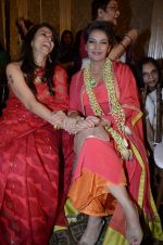 Shobha De, Shabana Azmi at Sahchari foundation show by designer Meera and Musaffar Ali on 22nd Oct 2012 (167).JPG