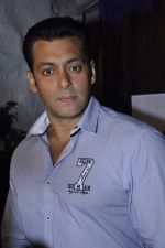 Salman Khan at the launch of Rouble Nagi_s exhibition in Olive, Mumbai on 23rd Oct 2012 (58).JPG
