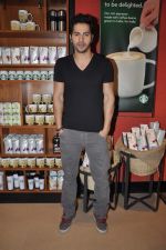 Varun Dhawan at Student of the year launch Starbucks new shop in Mumbai on 24th Oct 2012 (131).JPG