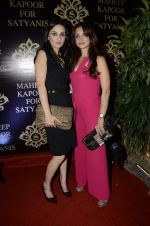 ANU DEWAN & SEEMA KHAN at Maheep Kapoor_s festive colelction launch at Satyani Jewels in Mumbai on 25th Oct 2012.JPG