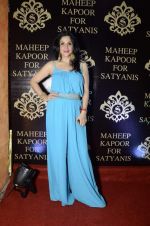 at Maheep Kapoor_s festive colelction launch at Satyani Jewels in Mumbai on 25th Oct 2012 (2).JPG