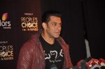 Salman Khan at People_s Choice Awards in Mumbai on 27th Oct 2012 (250).JPG