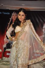 at Shabd film promotion fashion show with beggars on the ramp on 29th Oct 2012 (102).JPG