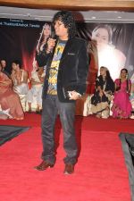 at Shabd film promotion fashion show with beggars on the ramp on 29th Oct 2012 (193).JPG