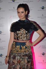 Evelyn Sharma at Estee Lauder Breast Cancer Awareness campaign bash in Air, Four Seasons on 30th Oct 2012 (51).JPG