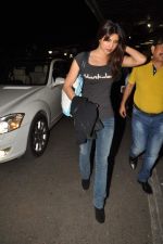 Priyanka Chopra snapped at International airport on 31st Oct 2012 (8).JPG