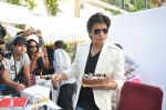 Shahrukh Khan celebrates his B_day with media on 2nd Nov 2012 (12).JPG