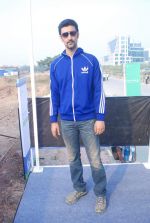 Kunal Kapoor at Max Bupa marathon in MMRDA on 4th Nov 2012 (47).JPG