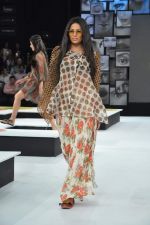 Model walk the ramp for Asmita Marwah Show at Blender_s Pride Fashion Tour Day 1 on 3rd Nov 2012 (13).JPG