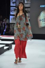 Model walk the ramp for Asmita Marwah Show at Blender_s Pride Fashion Tour Day 1 on 3rd Nov 2012 (17).JPG