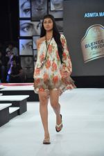 Model walk the ramp for Asmita Marwah Show at Blender_s Pride Fashion Tour Day 1 on 3rd Nov 2012 (22).JPG