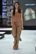 Model walk the ramp for Asmita Marwah Show at Blender_s Pride Fashion Tour Day 1 on 3rd Nov 2012 (24).JPG