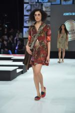 Model walk the ramp for Asmita Marwah Show at Blender_s Pride Fashion Tour Day 1 on 3rd Nov 2012 (41).JPG