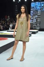Model walk the ramp for Asmita Marwah Show at Blender_s Pride Fashion Tour Day 1 on 3rd Nov 2012 (42).JPG