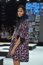 Model walk the ramp for Asmita Marwah Show at Blender_s Pride Fashion Tour Day 1 on 3rd Nov 2012 (46).JPG