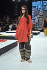 Model walk the ramp for Asmita Marwah Show at Blender_s Pride Fashion Tour Day 1 on 3rd Nov 2012 (50).JPG