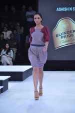 Model walk the ramp for Ashish N Soni Show at Blender_s Pride Fashion Tour Day 2 on 4th Nov 2012 (5).JPG