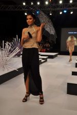 Model walk the ramp for Mandira Wirk Show at Blender_s Pride Fashion Tour Day 2 on 4th Nov 2012 (11).JPG