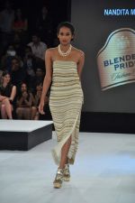 Model walk the ramp for Nandita Mahtani Show at Blender_s Pride Fashion Tour Day 2 on 4th Nov 2012 (5).JPG