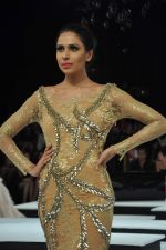 Model walk the ramp for Shantanu & Nikhil Show at Blender_s Pride Fashion Tour Day 2 on 4th Nov 2012 (55).JPG