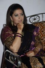 Smriti Irani at ITA Awards red carpet in Mumbai on 4th Nov 2012 (56).JPG
