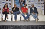 Emraan Hashmi, Mahesh Bhat, Vikram Bhat at Raaz 3 DVD launch in Andheri, Mumbai on 6th Nov 2012 (13).JPG