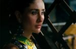 Kareena Kapoor in Talaash Movie Still (3).jpg